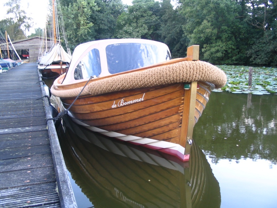 Gevernist houten voorschip van een sloep